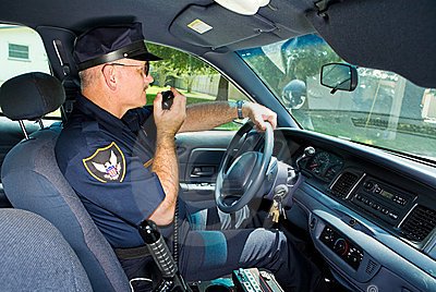 What Kind Of Walkie-Talkies Do Police Officers Use? - Walkie-Talkie Central